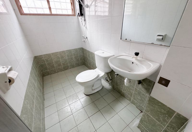 Super Cheap Good Condition 2.5 Storey Superlink @ Zone P Sri Petaling