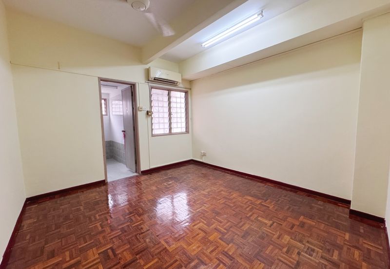 Super Cheap Good Condition 2.5 Storey Superlink @ Zone P Sri Petaling