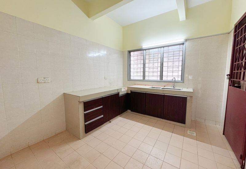 Super Cheap Good Condition 2.5 Storey Superlink @ Zone P Sri Petaling