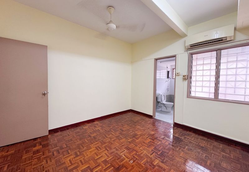 Super Cheap Good Condition 2.5 Storey Superlink @ Zone P Sri Petaling