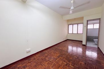 Super Cheap Good Condition 2.5 Storey Superlink @ Zone P Sri Petaling