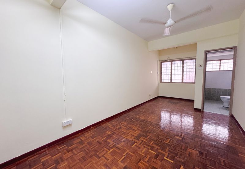 Super Cheap Good Condition 2.5 Storey Superlink @ Zone P Sri Petaling