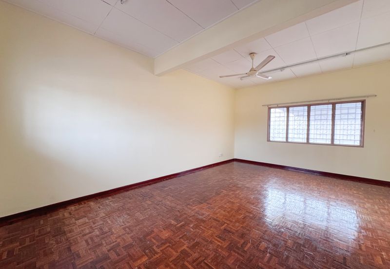 Super Cheap Good Condition 2.5 Storey Superlink @ Zone P Sri Petaling