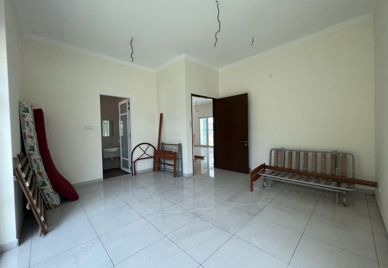 Super Cheap Brand New 3 Storey Bungalow @ Avenue 4, Bandar Tun Hussein Onn