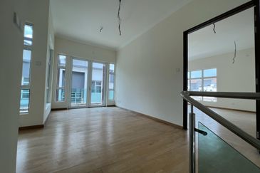 Super Cheap Brand New 3 Storey Bungalow @ Avenue 4, Bandar Tun Hussein Onn