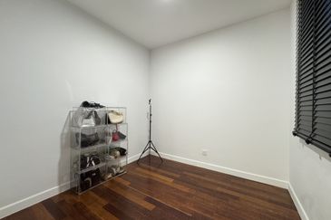 Super Cheap Fully Renovated 3 Storey Semi D @ Pandan Perdana,19 Perdana