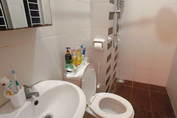 Super Cheap Renovated 2 Storey Terrace @ Ampang Saujana, Ampang