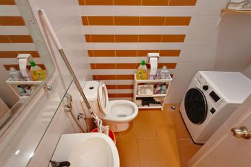 Super Cheap Renovated 2 Storey Terrace @ Ampang Saujana, Ampang