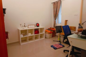 Super Cheap Renovated 2 Storey Terrace @ Ampang Saujana, Ampang