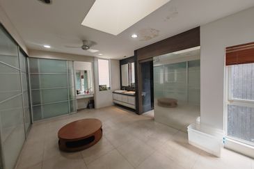 Super Cheap Renovated 2 Storey Semi-D @ SS22A, Damansara Jaya, Petaling Jaya