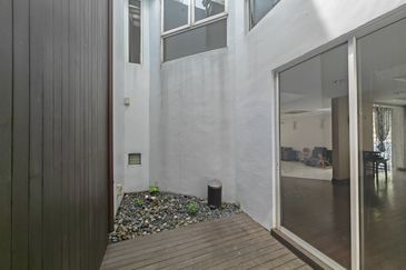 Super Cheap Renovated 2 Storey Semi-D @ SS22A, Damansara Jaya, Petaling Jaya