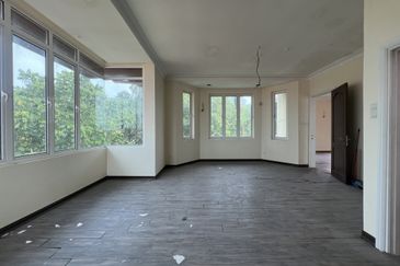 Super Cheap Corner 4 Storey Bungalow @ Bukit Segar 