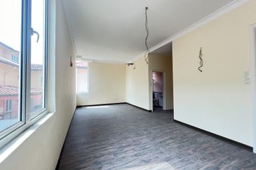 Super Cheap Corner 4 Storey Bungalow @ Bukit Segar 