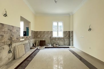 Super Cheap Corner 4 Storey Bungalow @ Bukit Segar 