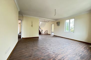 Super Cheap Corner 4 Storey Bungalow @ Bukit Segar 