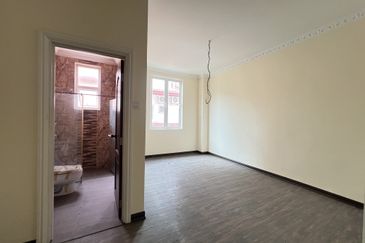 Super Cheap Corner 4 Storey Bungalow @ Bukit Segar 