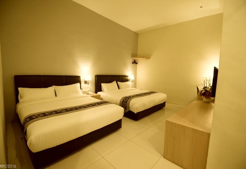 Super Cheap 3 Storey Adjoining Hotel Block @ Lakefield Sungai Besi 