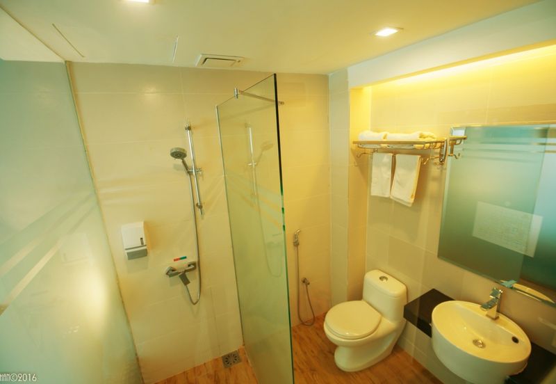 Super Cheap 3 Storey Adjoining Hotel Block @ Lakefield Sungai Besi 