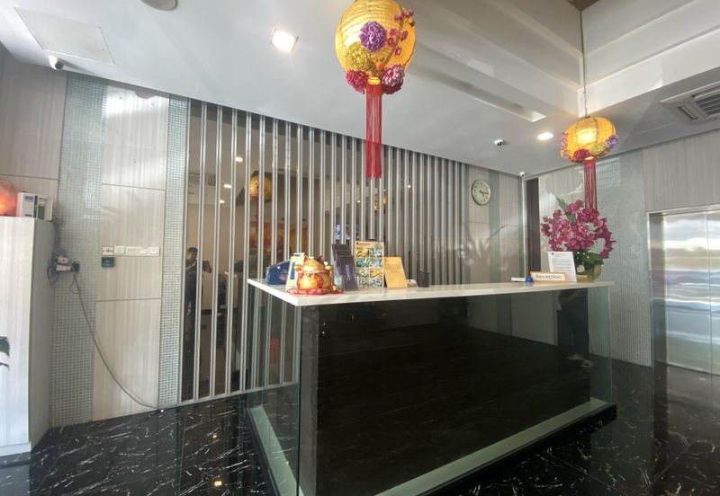 Super Cheap 3 Storey Adjoining Hotel Block @ Lakefield Sungai Besi 