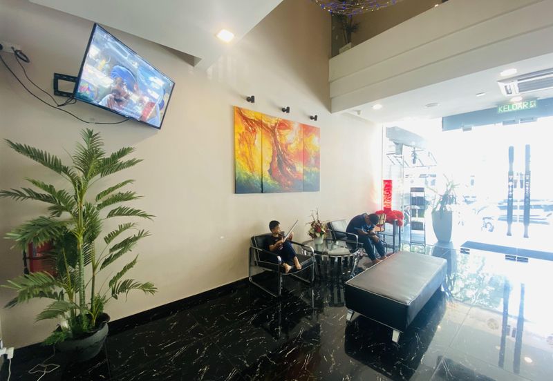 Super Cheap 3 Storey Adjoining Hotel Block @ Lakefield Sungai Besi 