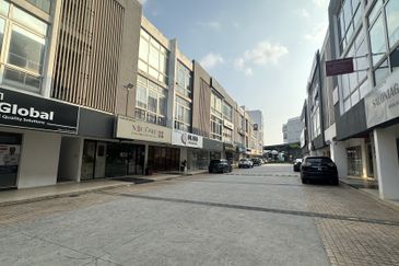 Super Cheap Corner Ground Floor Shop @ Cheras C180