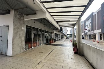 Super Cheap Corner Ground Floor Shop @ Cheras C180