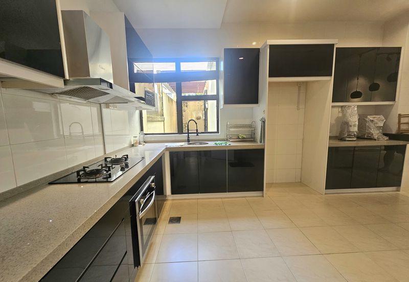 Super Cheap Renovated 2.5 Storey Semi-D, Suria Residen, Cheras