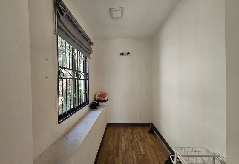 Super Cheap Renovated 2.5 Storey Semi-D, Suria Residen, Cheras