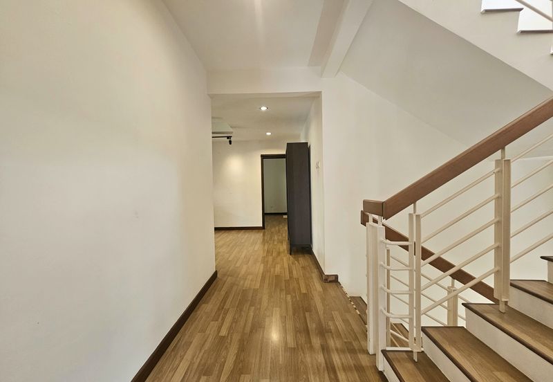 Super Cheap Renovated 2.5 Storey Semi-D, Suria Residen, Cheras