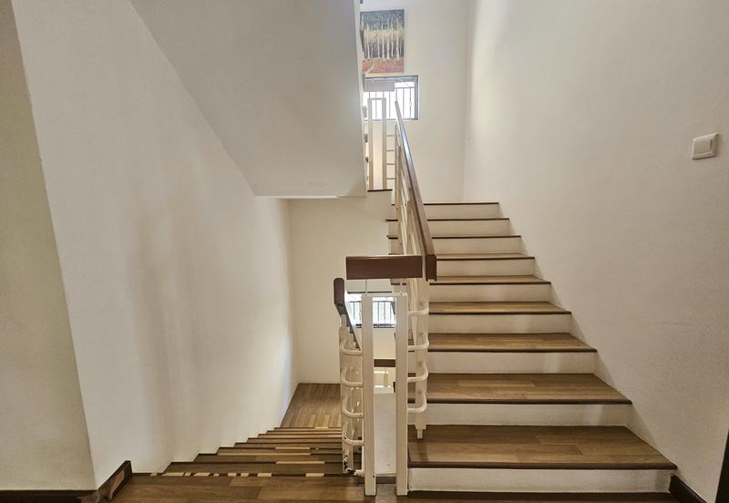 Super Cheap Renovated 2.5 Storey Semi-D, Suria Residen, Cheras