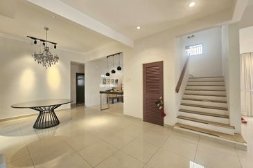 Super Cheap Renovated 2.5 Storey Semi-D, Suria Residen, Cheras