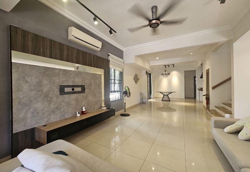 Super Cheap Renovated 2.5 Storey Semi-D, Suria Residen, Cheras