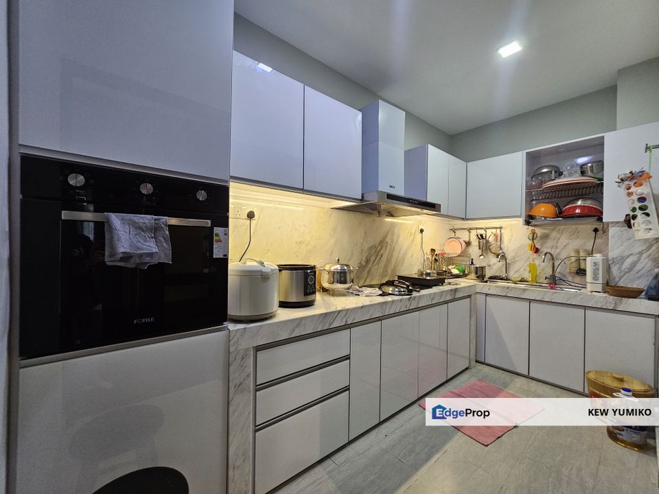 Super Cheap Fully Extended 3 Storey Semi-D, Taman Saujana Suria, Selangor, Kajang