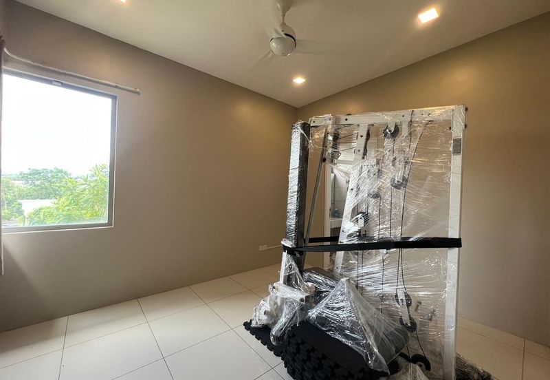 Super Cheap 3 Storey Semi-D @ East Park 72, Mahkota Cheras