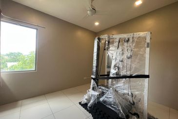 Super Cheap 3 Storey Semi-D @ East Park 72, Mahkota Cheras