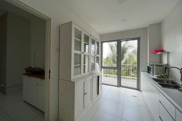 Super Cheap 3 Storey Semi-D @ East Park 72, Mahkota Cheras