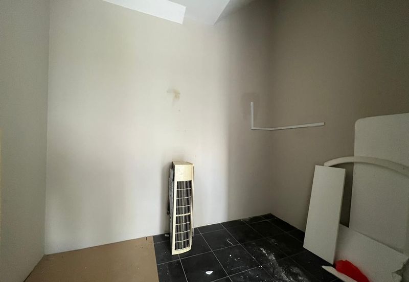 Super Cheap 3 Storey Semi-D @ East Park 72, Mahkota Cheras