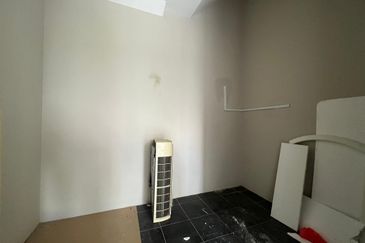 Super Cheap 3 Storey Semi-D @ East Park 72, Mahkota Cheras