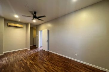 Super Cheap 3 Storey Semi-D @ East Park 72, Mahkota Cheras