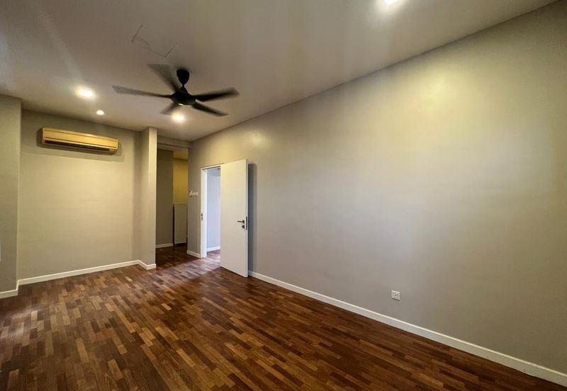 Super Cheap 3 Storey Semi-D @ East Park 72, Mahkota Cheras