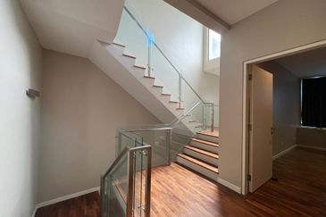 Super Cheap 3 Storey Semi-D @ East Park 72, Mahkota Cheras