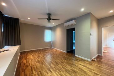 Super Cheap 3 Storey Semi-D @ East Park 72, Mahkota Cheras