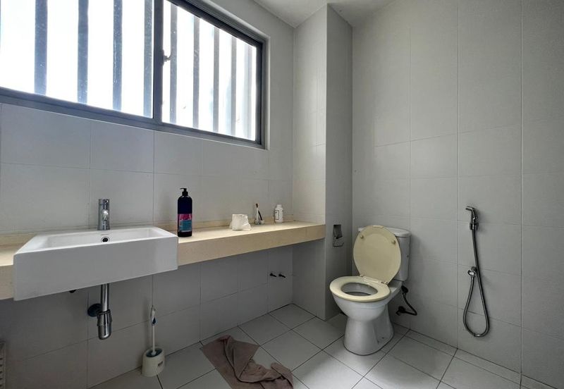 Super Cheap 3 Storey Semi-D @ East Park 72, Mahkota Cheras