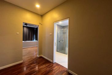 Super Cheap 3 Storey Semi-D @ East Park 72, Mahkota Cheras