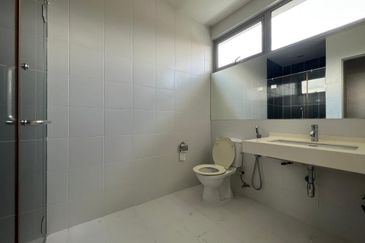 Super Cheap 3 Storey Semi-D @ East Park 72, Mahkota Cheras