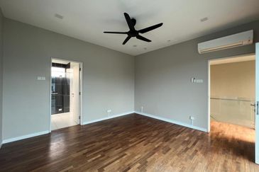 Super Cheap 3 Storey Semi-D @ East Park 72, Mahkota Cheras