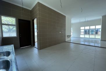 Avenue 4 Lake Valley