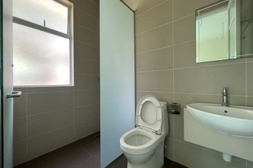 Avenue 4 Lake Valley