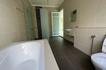 Avenue 4 Lake Valley