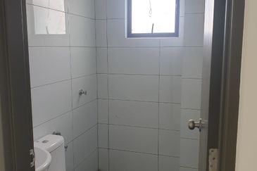 Below Market Brand New Corner Town House @ Sungai Long